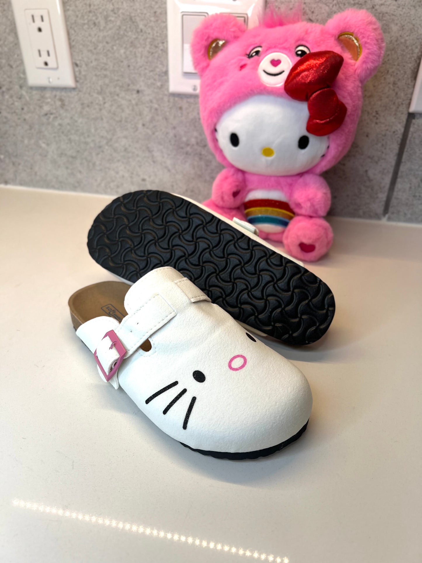 Hello kitty clog slipper🎀