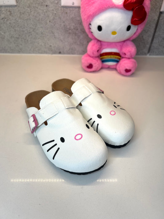 Hello kitty clog slipper🎀